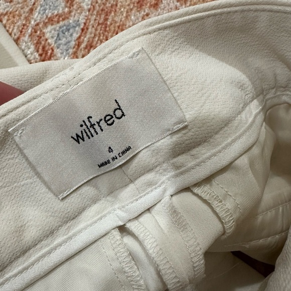 Wilfred Cream Women's Shorts - Picture 4 of 8